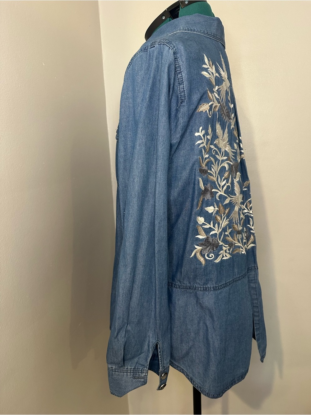 INC International Concepts Denim Button Up Shirt White & Gray Embroidered Birds - Picture 6 of 8